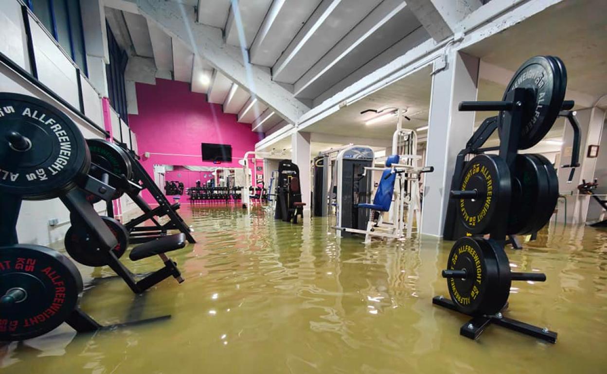 El polideportivo Amavisca reabre sus puertas tras reparar los daños de las inundaciones