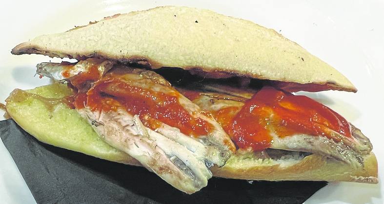 'Anchoas a la Favorita', ganador del concurso 'Bocadillos de Autor' 2013. 