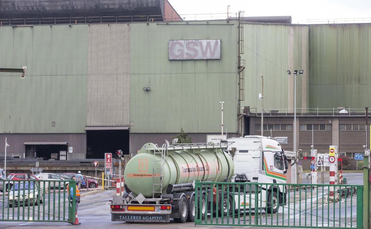 Fábrica de Global Steel Wire en Santander, en 2020 en plena irrupción de la pandemia. 