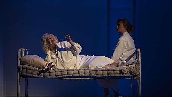 Lola Herrera abre el Festival de Invierno con una crítica al poder de la tecnología