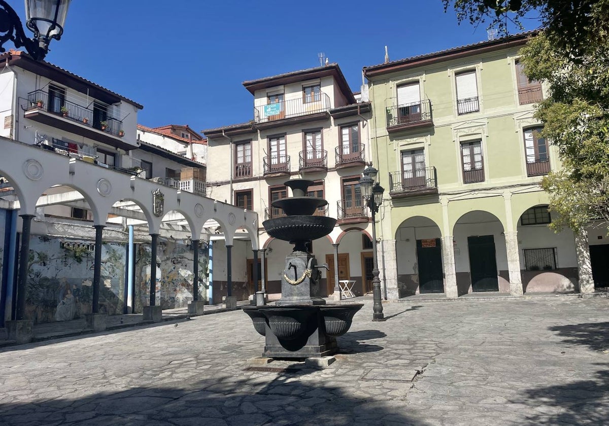 Plaza Marqués de Albaida, en la Puebla Vieja pejina.