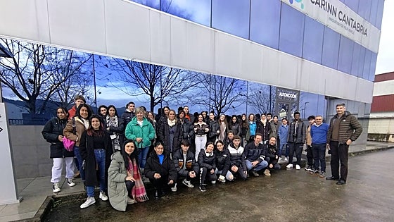 Grupo Gomur recibe en sus instalaciones a los grupos del colegio Ángeles Custodios