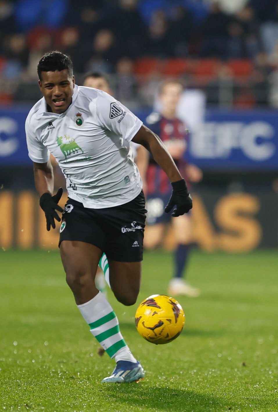 Jeremy salió en la segunda mitad para sustituir a Ekain