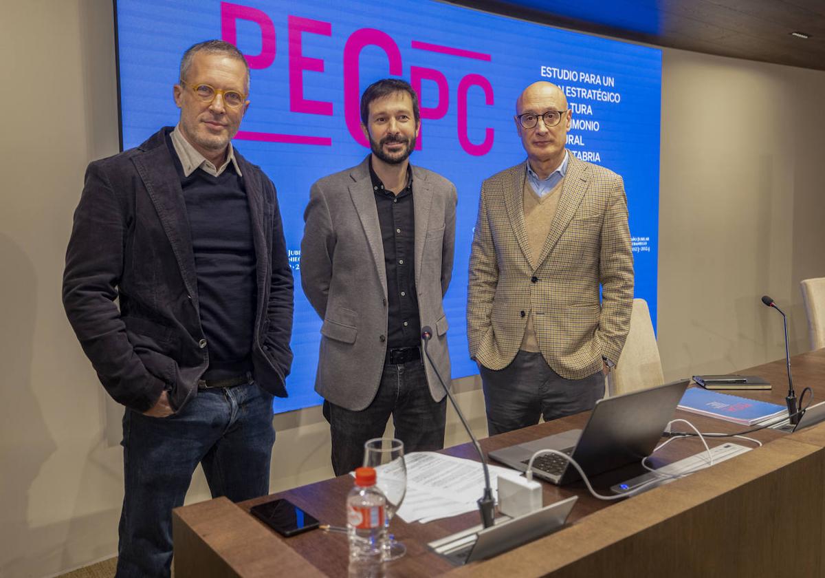 Sören Meschede y Javier Martín-Jiménez, artífices del informe, junto al director general de Cultura, Juan Antonio González Fuentes.