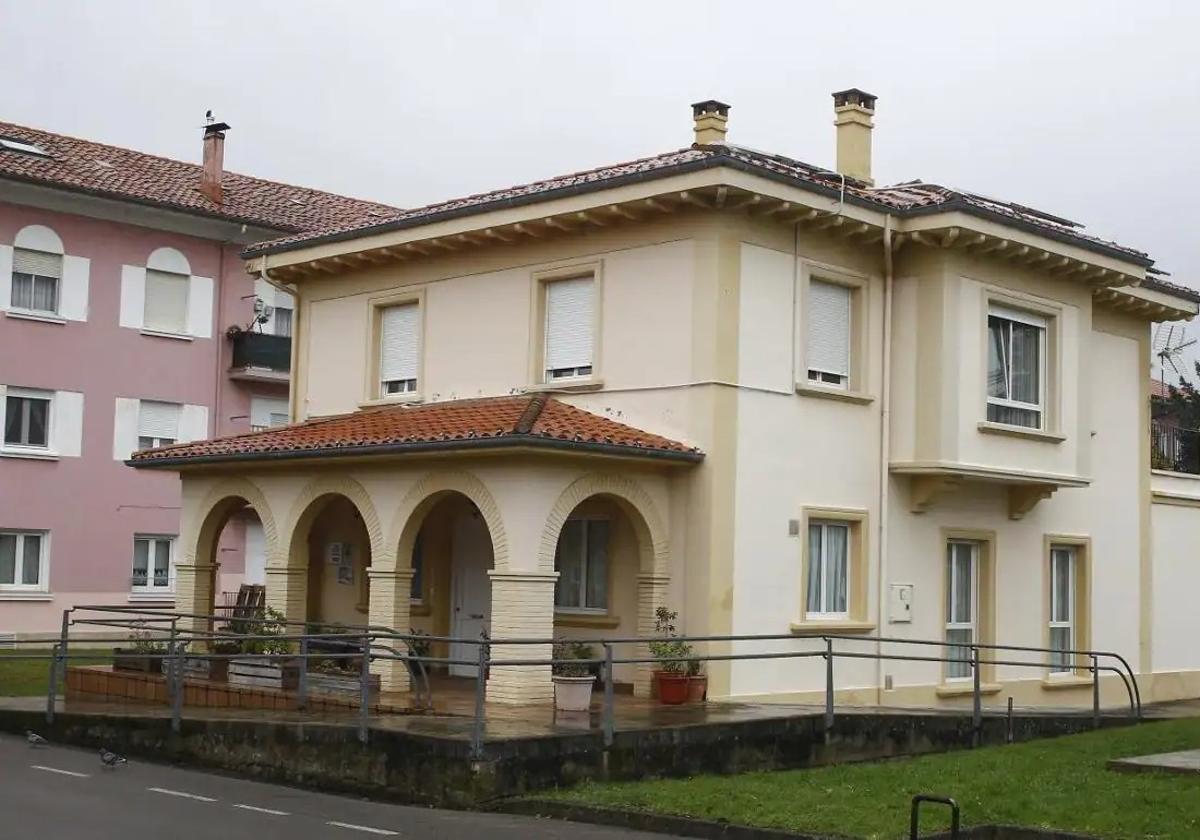 La vivienda, conocida popularmente como 'Casita del Padre Coll', está situada en la calle Pablo Garnica.