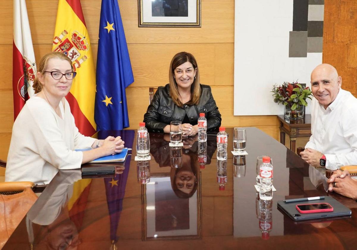 Eva Guillermina Fernández, María José Sáenz de Buruaga, Manolo Higuera y Sebastián Ceria.