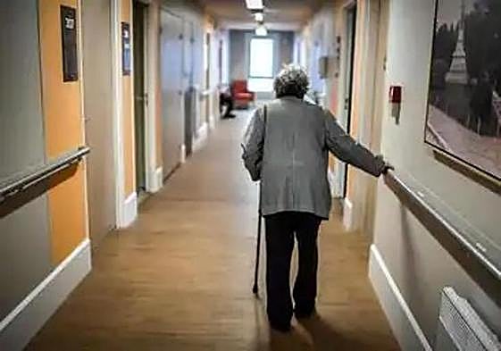 Zuloaga denuncia que el Gobierno «recorta» un programa de atención a la Dependencia