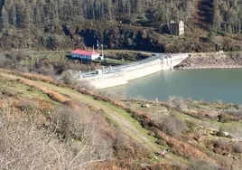 Presa del pantano de Alsa.