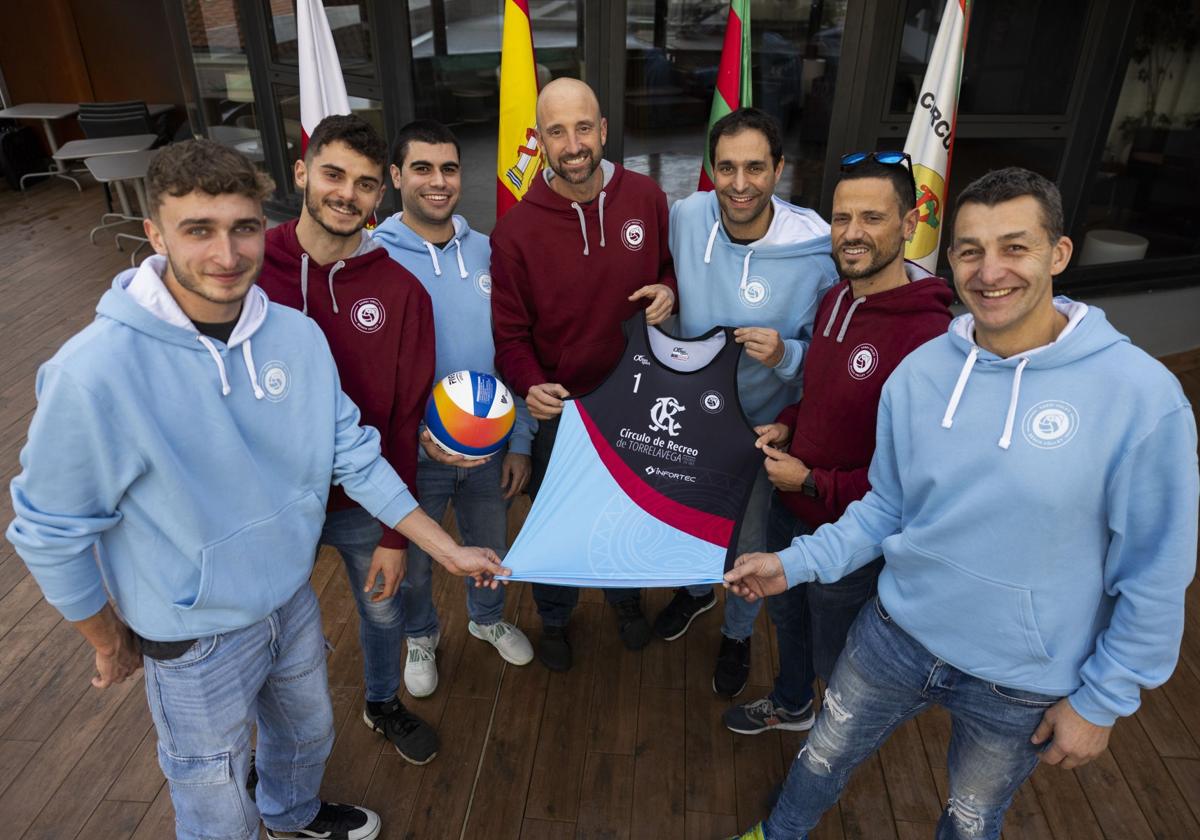 Yago López, Daniel Díaz, Pablo Ruiz, Jaime Dehesa, Eduardo Ruiz, Carlos Bolado y Alejandro Río, varios de los integrantes del equipo.