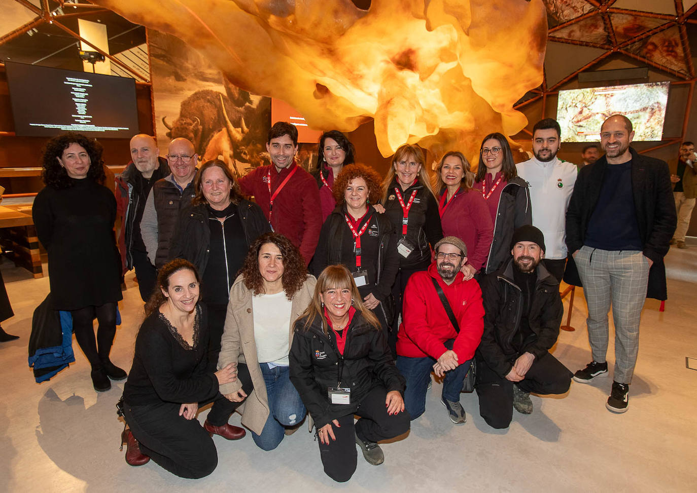 Parte del equipo de trabajadores del nuevo centro de arte. 