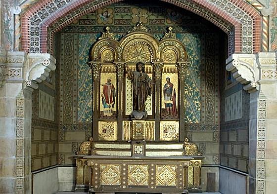 Retablo del ala oeste de la Capilla pública del Seminario de Comillas.