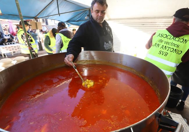 Guiso solidario de patatas con chorizo