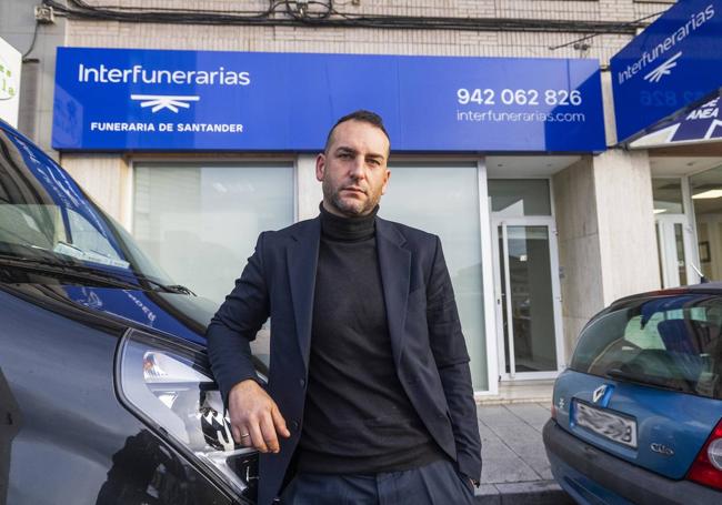 Sergio García es el gerente de Interfunerarias en Cantabria.