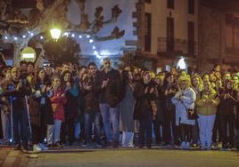 Cientos de personas se concentraron el martes en Cartes para repudiar la agresión sexual sucedida en la madrugada del sábado en Campuzano.