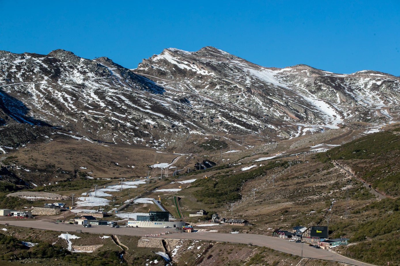 Alto Campoo cerró por falta de nieve una semana después de iniciar la temporada.