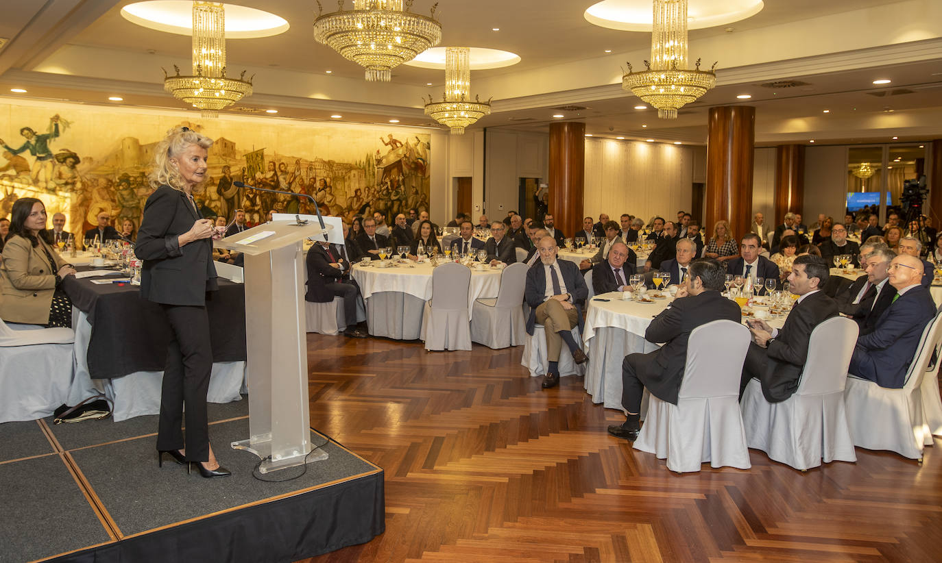 Isabel Tocino, invitada del Foro Económico, exdiputada nacional (1986-2002) y exministra de Medio Ambiente con el Gobierno de José María Aznar (1996-2000).