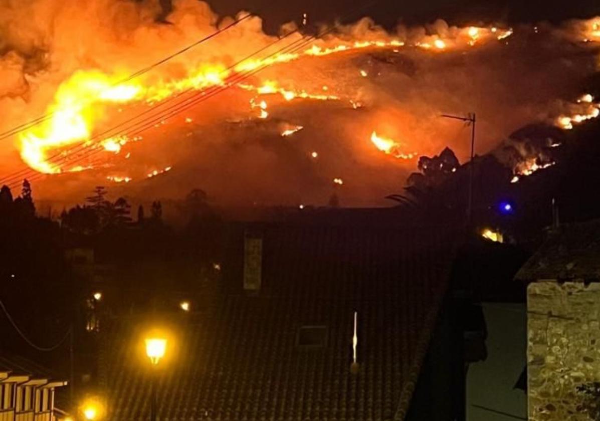 Espectacular incendio en Saltacaballo