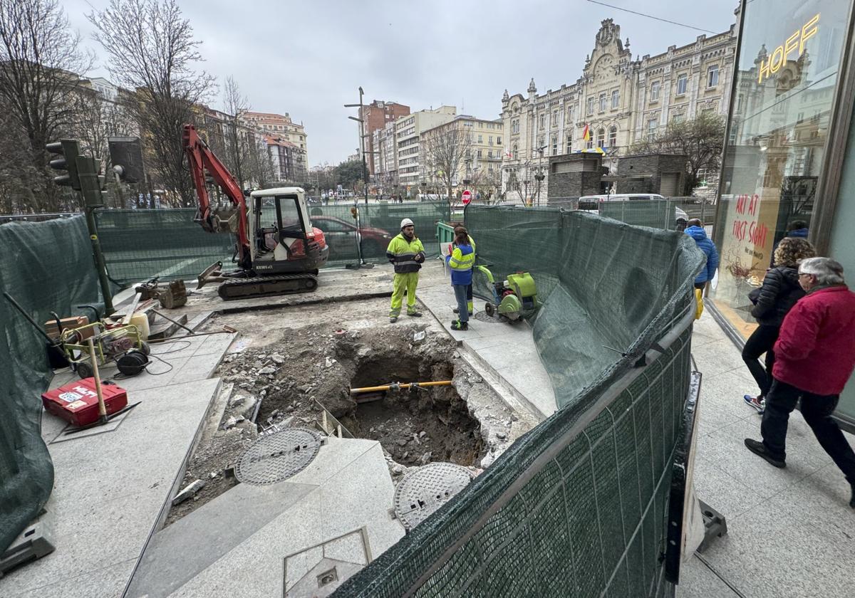 Intervenciones que está desarrollando Aqualia en el primer tramo de la santanderina calle San Francisco.