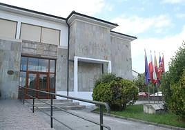 Vista del Ayuntamiento de Liérganes.