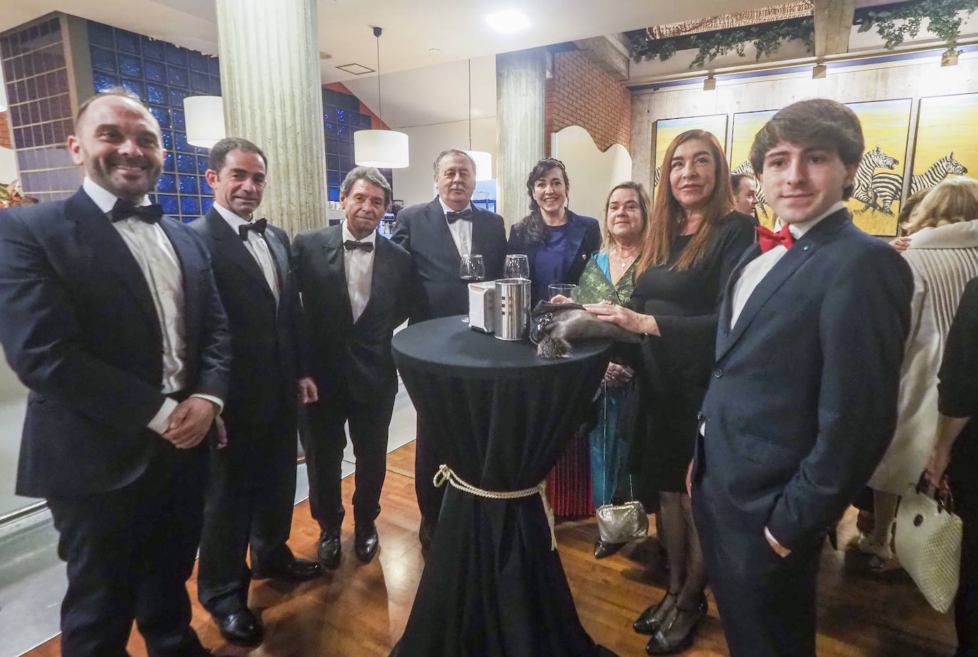 David García, Víctor Cañas, Diego Ruiz, José Carlos Nodar, Maite Larrea, María Ángeles Samperio, Dulce Mariscal, Jorge Morante.