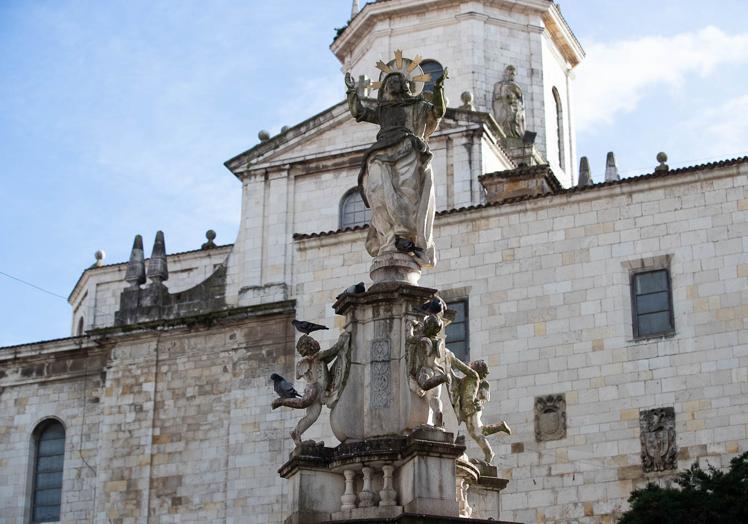 Monumento a la Asunción de la Virgen.