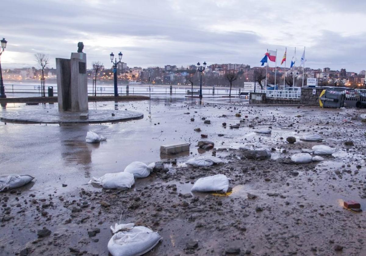 Hace 10 años el mar se tragó El Sardinero