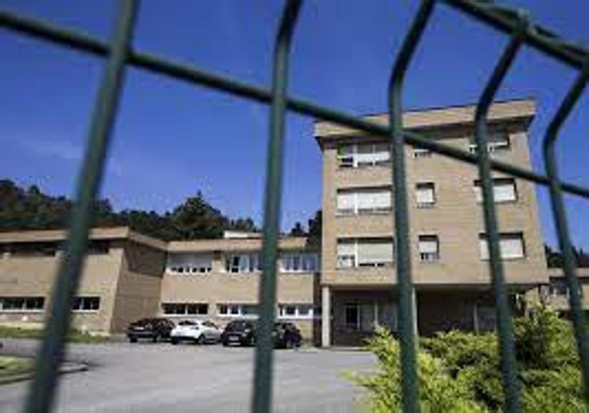 Vista exterior del Centro Socio Educativo Juvenil de Parayas, donde el jueves por la tarde ingresó el hijo mayor de Silvia López Gayubas.