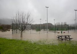 El Gobierno estudiará la viabilidad de las instalaciones deportivas de Ampuero