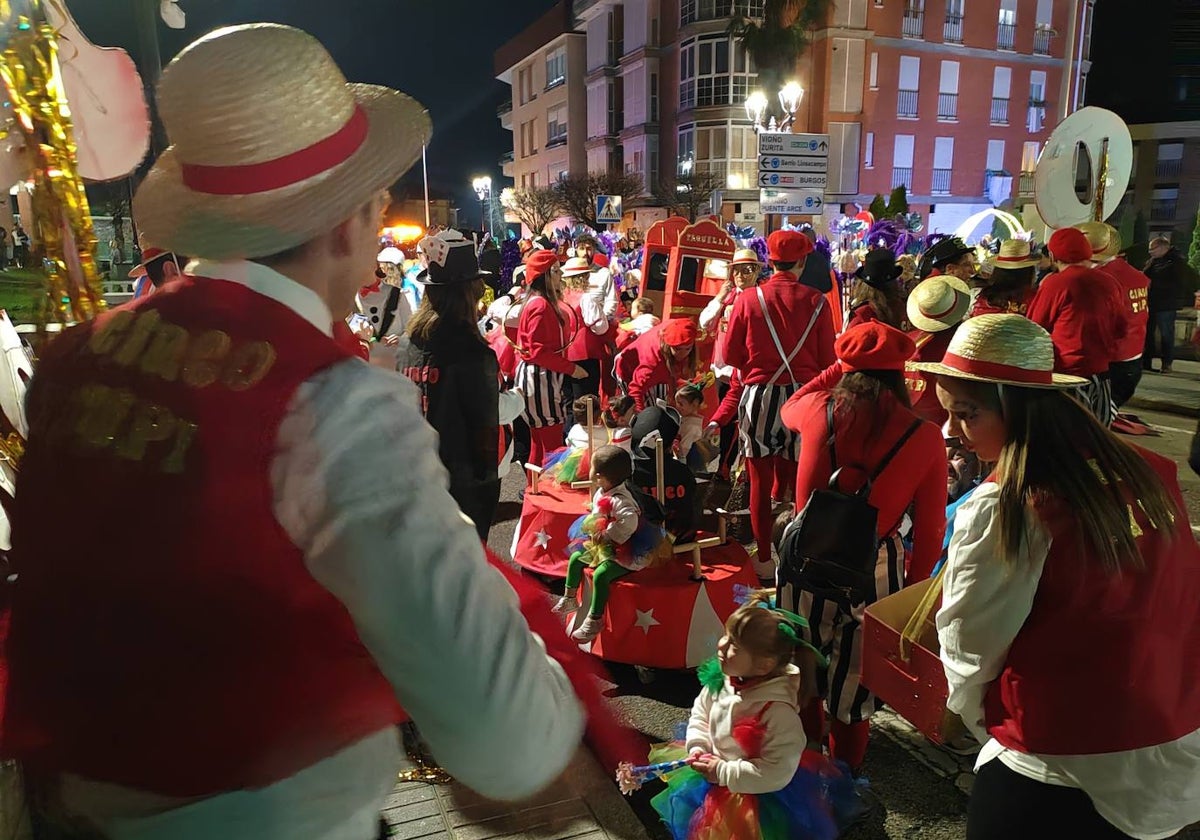 La ilusión por el Carnaval llenó las calles de Renedo