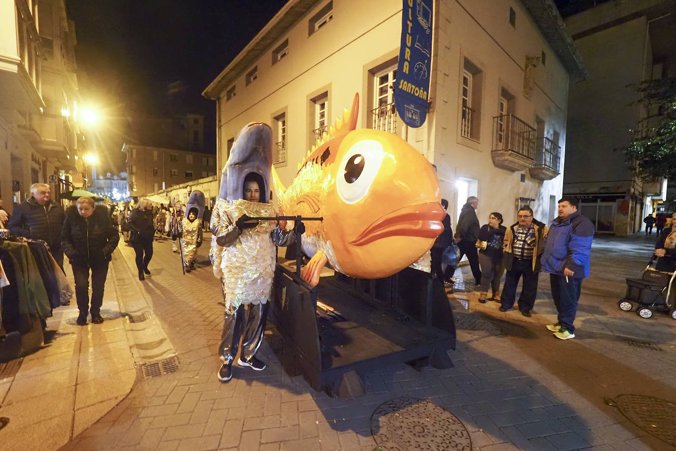 Esta representación teatral, declarada Fiesta de Interés Turístico Nacional, gira en torno a un travieso besugo que, a cuenta de un enredo amoroso con una sirena, acaba ante el tribunal