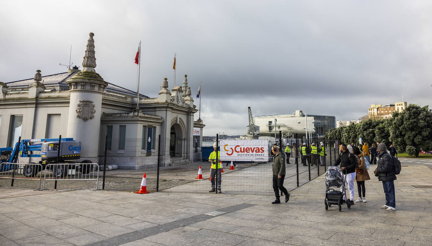 La zona del paseo se encuentra acotada y así estará las próximas semanas