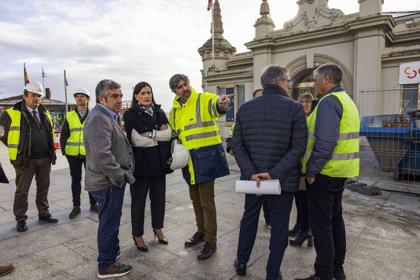 Representantes de la UTE encargada del proyecto: Cuevas Gestión de Obras-Cycasa explican los detalles del proyecto