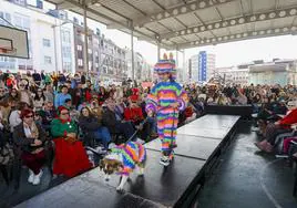 Los perros se unen al Carnaval y desfilan en Torrelavega
