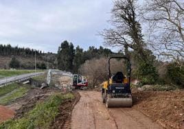 Las obras del carril bici se han reanudado en los últimos días.