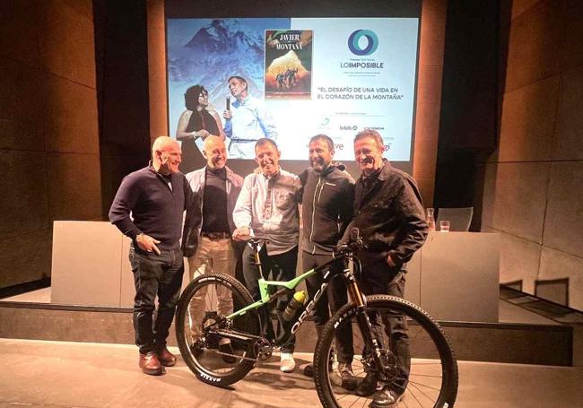 Rodolfo Montero, Javier Larrañaga, Javier López, Alex Txikon y Mario de Benito en la presentación del documental.