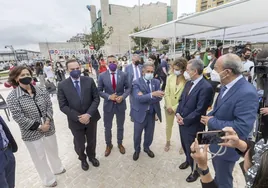 El exministro Ábalos junto a las autoridades cántabras durante su visita por la inauguración de la sede de Enaire en Santander