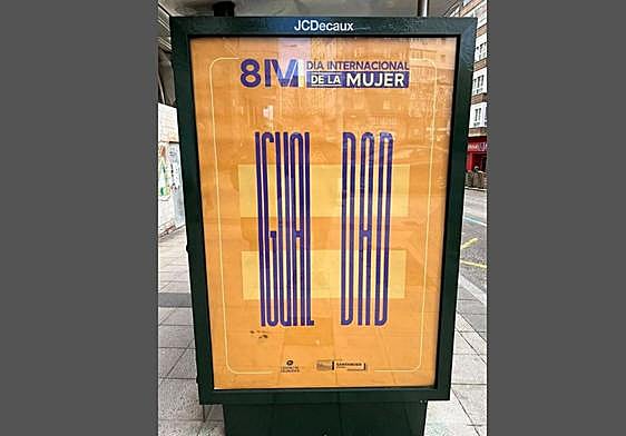 Polémica por un anuncio municipal sobre el 8M en Santander