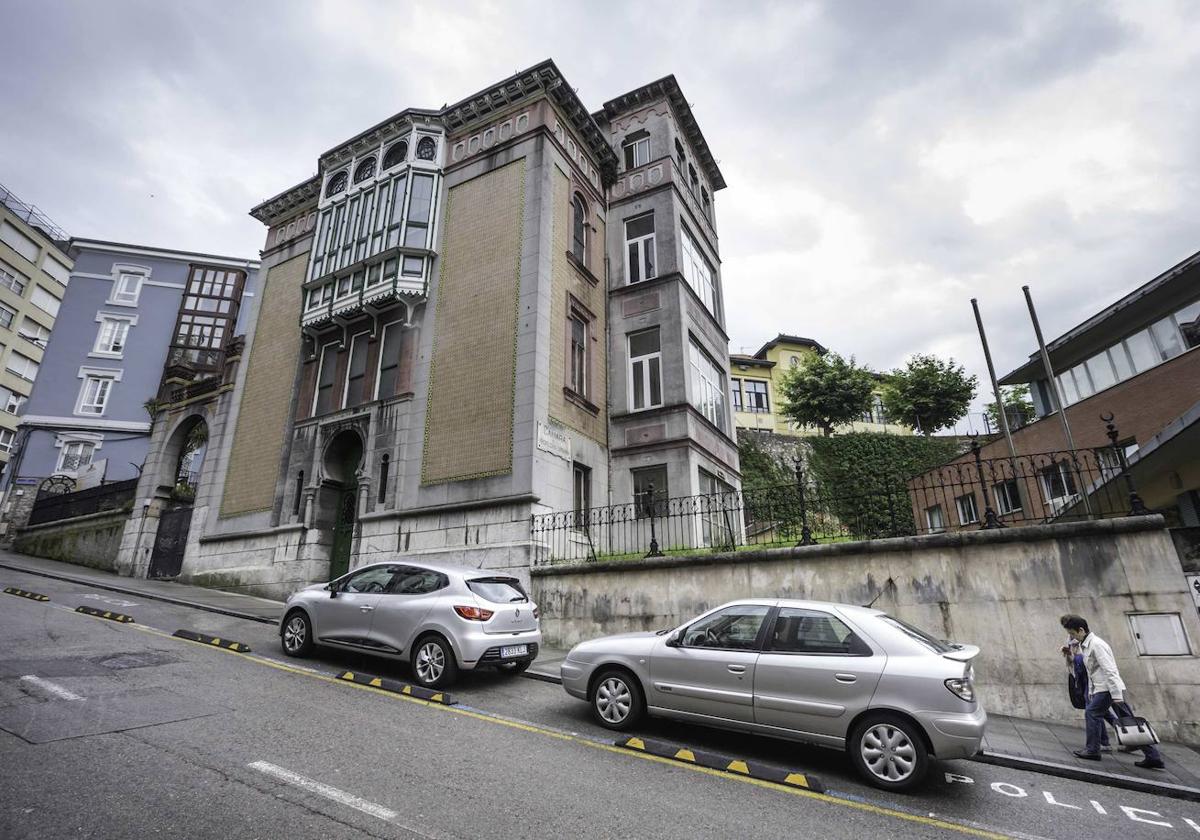 El Palacio de Cortiguera, ubicado en la calle López Dóriga, en el centro de Santander.