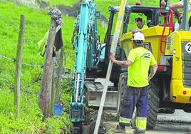 Obras de canalización de agua potable en Piélagos.