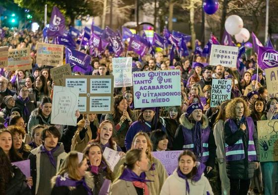 Manifestación a la altura del Paseo Pereda.