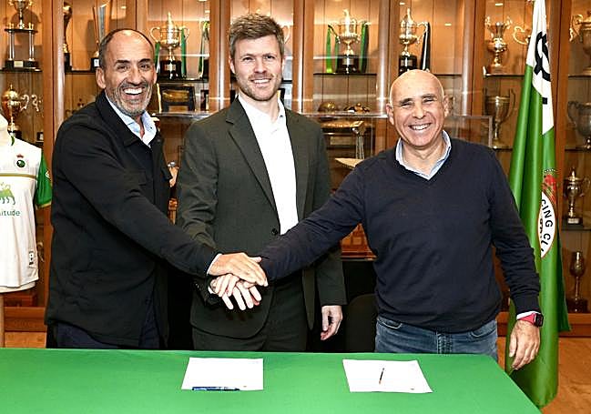 Cerias, Martija e Higuera se dan la mano tras la firma de la renovación