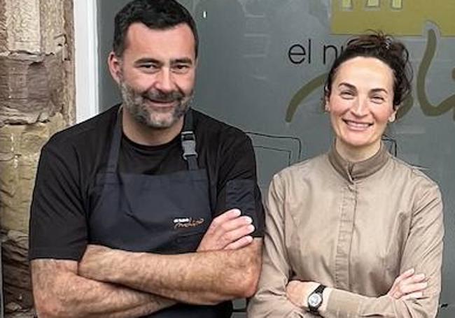 El chef Toni González y Elvira Abascal, responsable de sala.