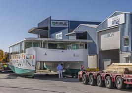 Salida de uno de los barcos ecológicos desde el Polígono de Raos rumbo a Tarragona, en 2023.