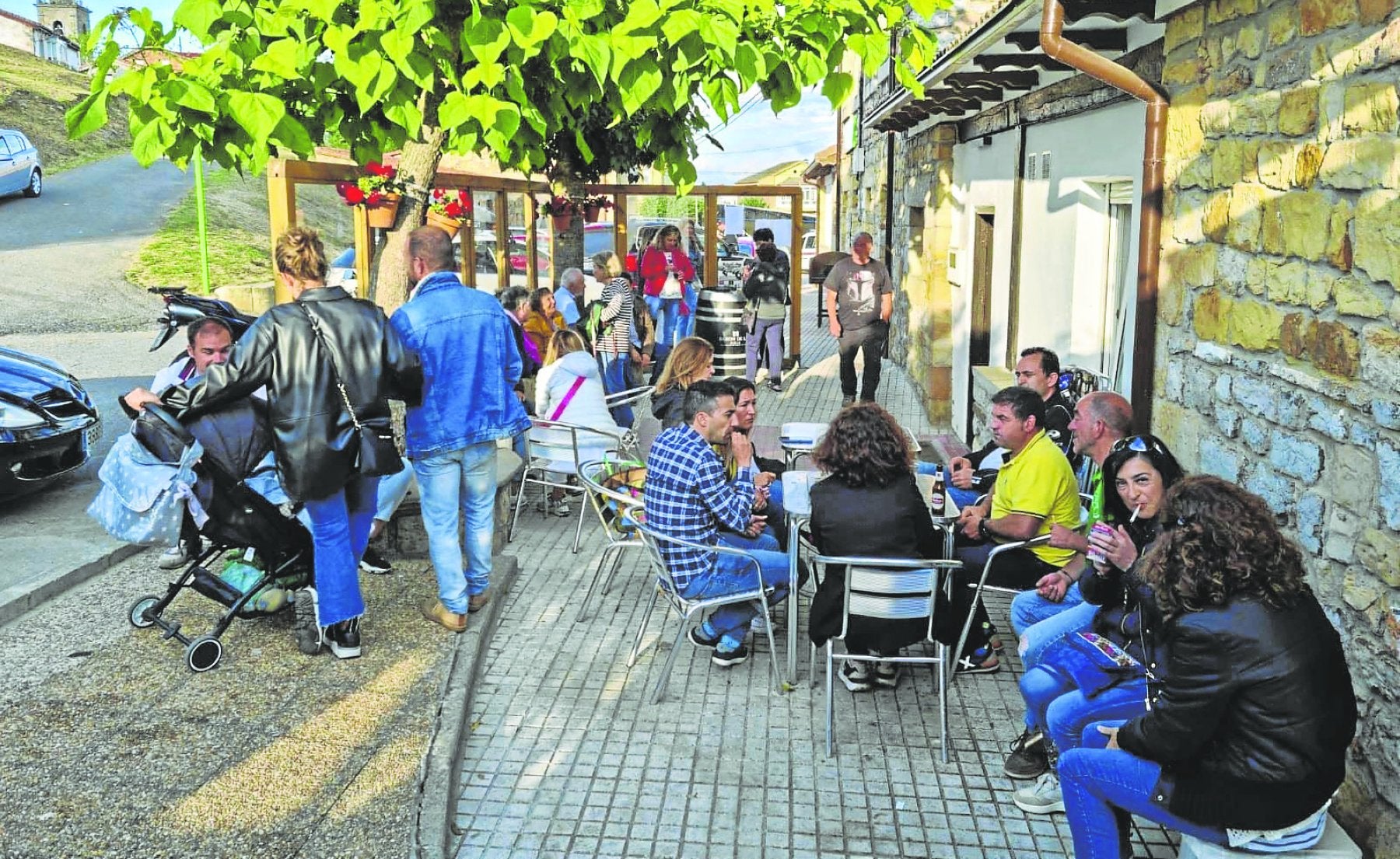 El teleclub de Requejo sirve como punto de encuentro para vecinos y amigos tanto en verano como en invierno.