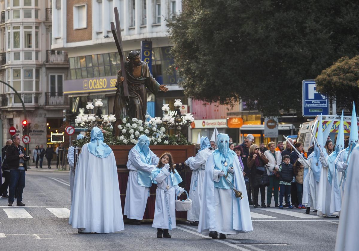 Procesión por el centro de Santander