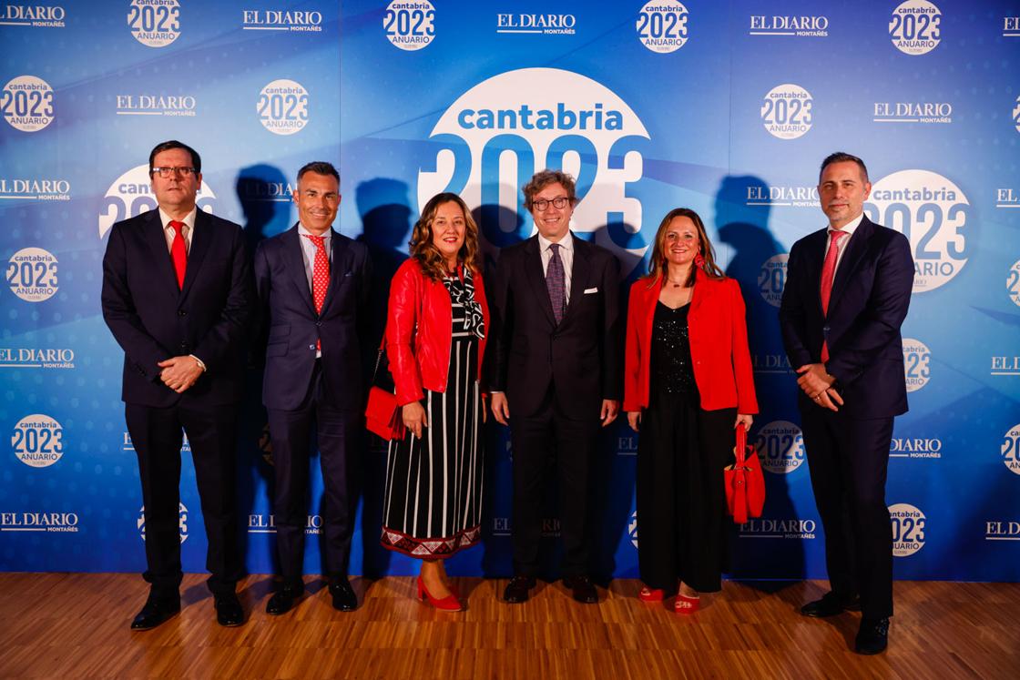 Enrique Menéndez, Víctor Bustillo, Eva Martín, Francisco Artime, Patricia Presmanes y Óscar Sánchez.