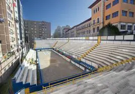 La bolera El Verdoso, al lado de la calle Vargas, espera su rehabilitación.