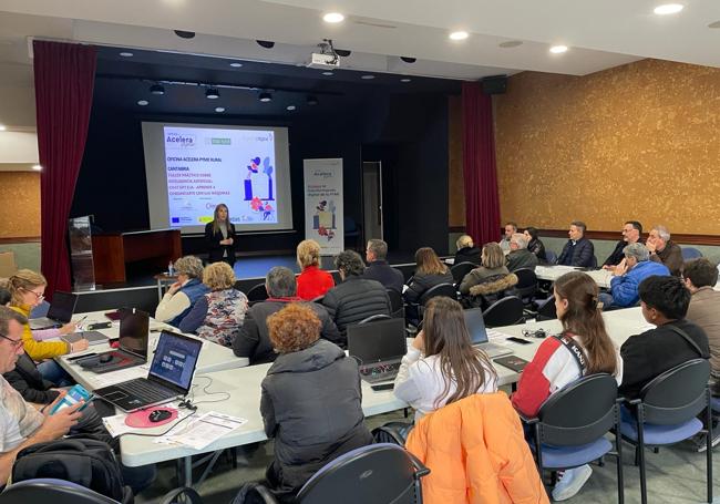 Taller de la Oficina Acelera Pyme Rural Cantabria sobre IA y Chat GPT en Suances