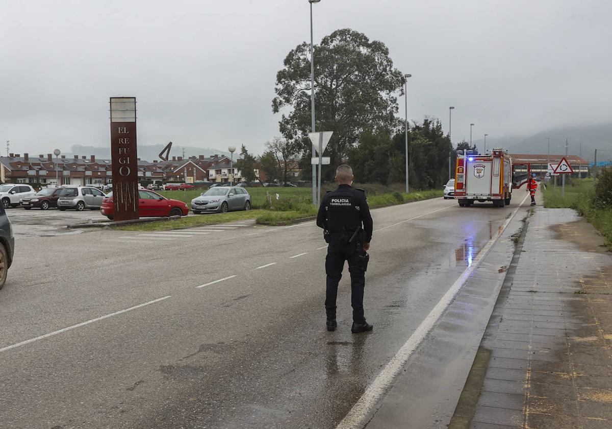 Punto en el que se ha producido el atropello con los servicios de emergencias aún presentes