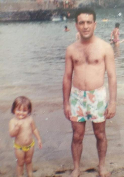 Imagen - Foto antigua de Begoña y Antonio, en la playa.